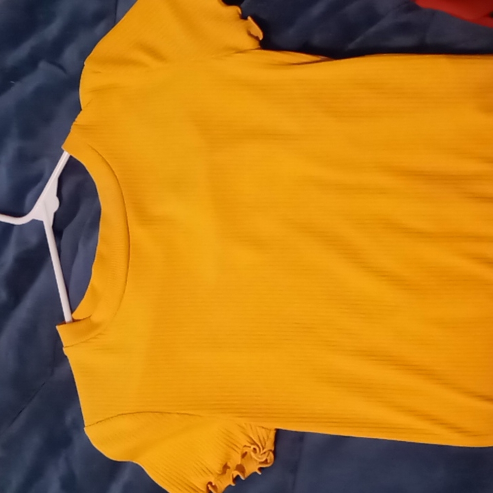 Yellow crop top, forever 21